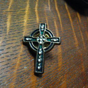🍀 Celtic Ring Cross Vintage Lapel Pin